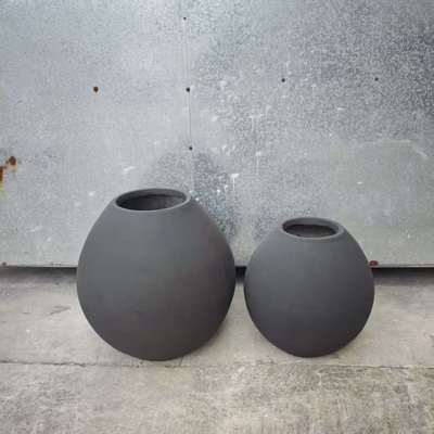 ซื้อ สะอาดต่อสิ่งแวดล้อม Matte Grey Round Urn-shaped Fiber Clay Planter สําหรับโครงการระเบียง Penthouse online manufacture