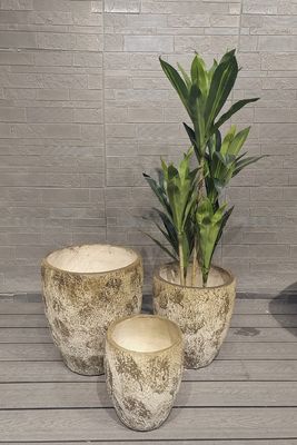 โต๊ะสวนบนหลังคาที่มีความทนทาน